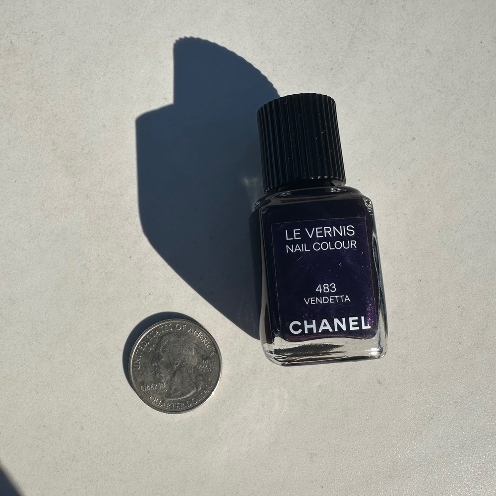Chanel‎ Le Vernis Nail Colour 483 Vendetta Deep Purple Shimmer DISCONTINUED